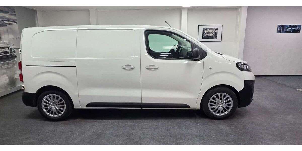 Opel Vivaro 210.000 km 9.990 &euro; Asperg 71679
