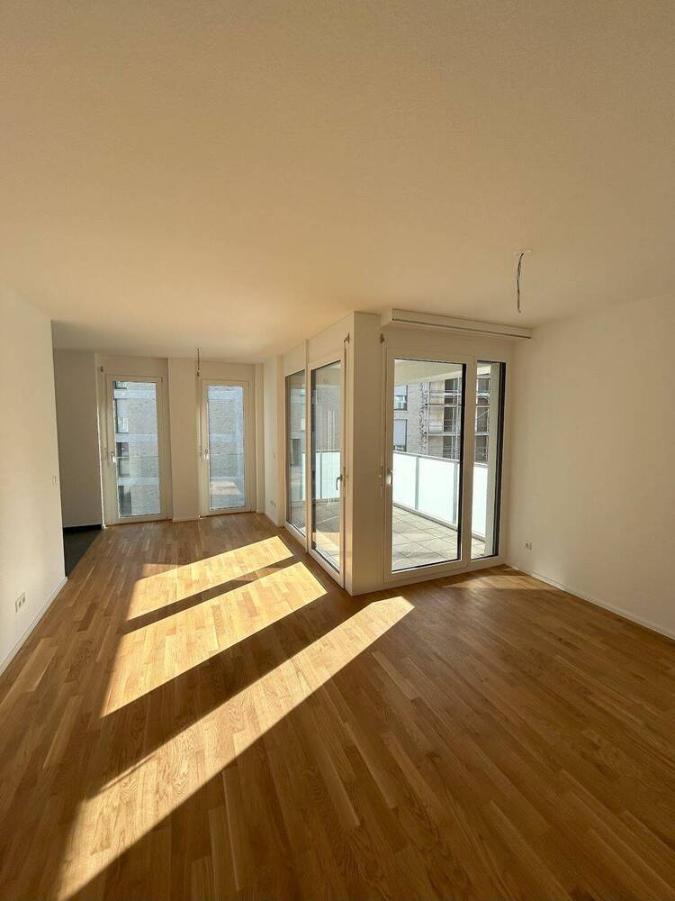 Erstbezug geräumige 4-Zimmer Wohnung