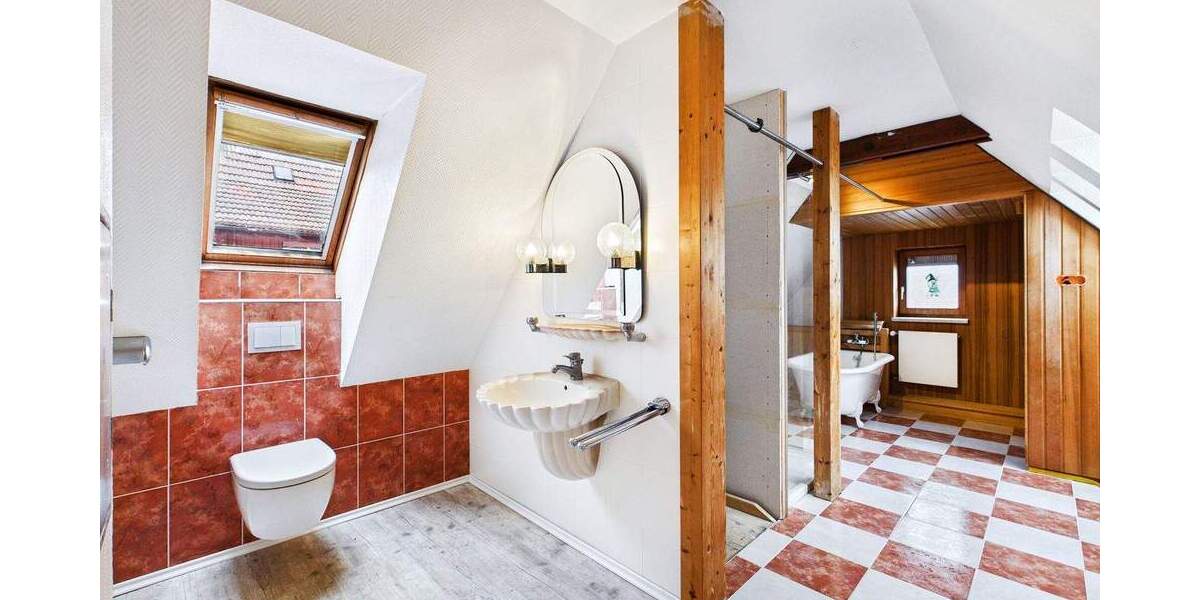 Mehrfamilienhaus, Wohnhaus Ludwigsburg Neckarweihingen - 6 Zimmer, 180 m&sup2;, 550.000&euro; | Angebot:25772242