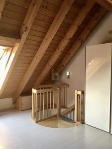 RUHIGE MAISONETTE MIT LOGGIA UND KAMINOFEN - Maisonettenwohnung Korntal-Münchingen Münchingen | Angebot:27347632