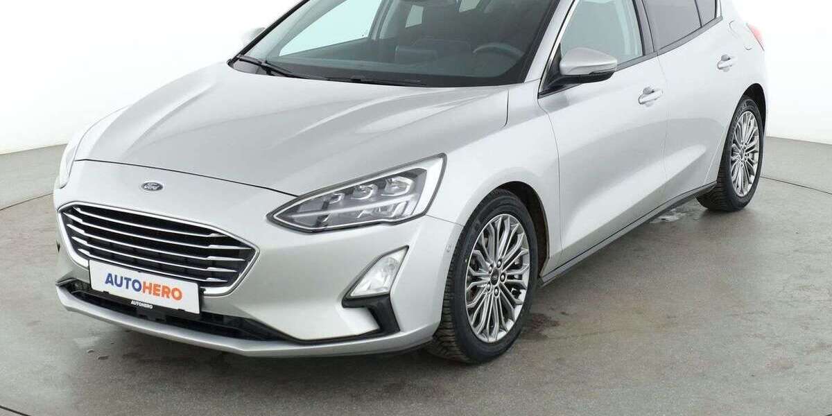 Ford Focus 35.369 km 14.540 &euro; Stuttgart 70195