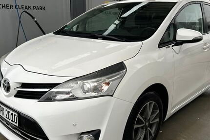 Toyota Verso 156.000 km 8.400 &euro; Korntal-Münchingen 70825