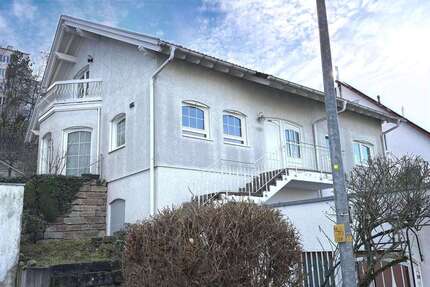 Haus zum Kaufen in Stuttgart 1.690.000 € 242 m² 7 zimmer