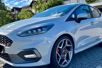 Ford Fiesta 95.400 km 15.600 € Schönaich 71101