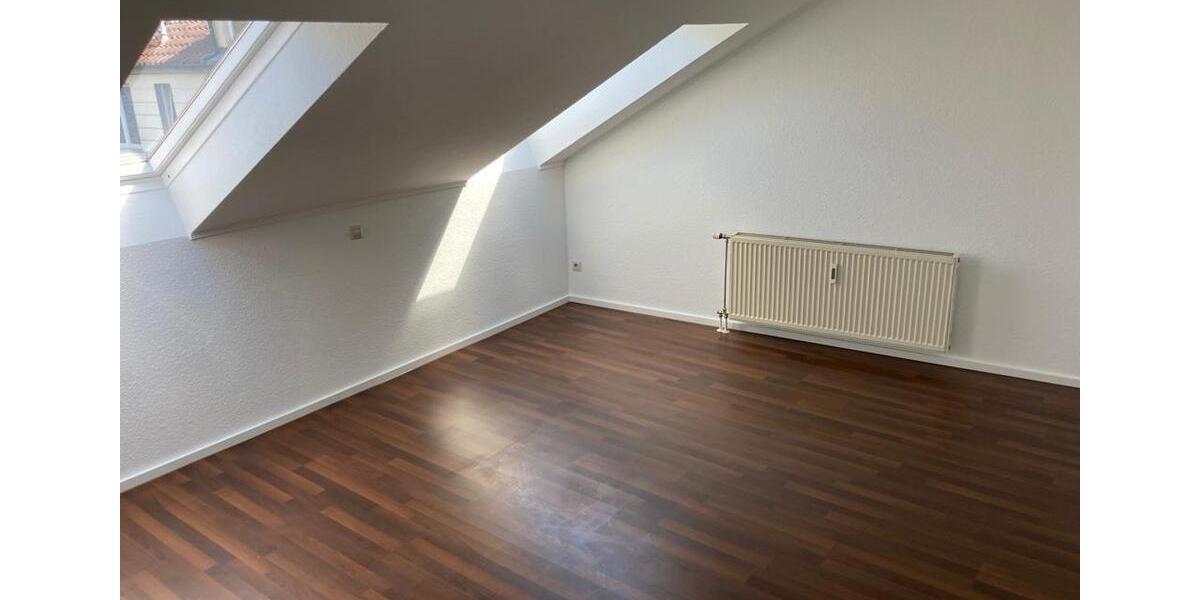 Dachgeschoßwohnung Reutlingen Altenburg - 3 Zimmer, 81 m&sup2;, 1.130&euro; | Angebot:26660149