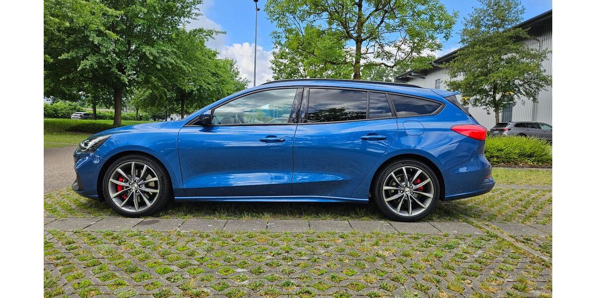 Ford Focus 77.400 km 20.900 &euro; Schorndorf 73614