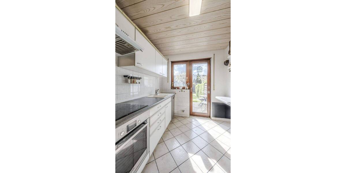 Mehrfamilienhaus, Wohnhaus Stuttgart / Rot Rot - 6 Zimmer, 151 m&sup2;, 698.000&euro; | Angebot:26439174