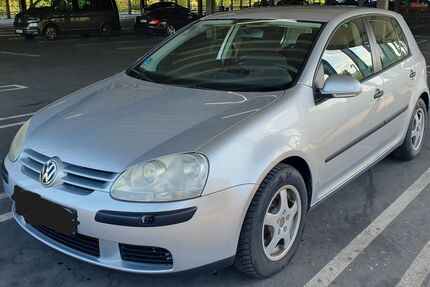 VW Golf 111.000 km 4.500 &euro; Stuttgart 70376