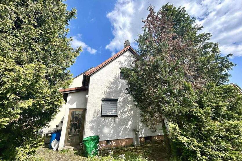 Kleine 3-Zi.-DHH mit Gartenhaus, sonniges & großzügiges Grundstück in zentraler Lage 3 zimmer