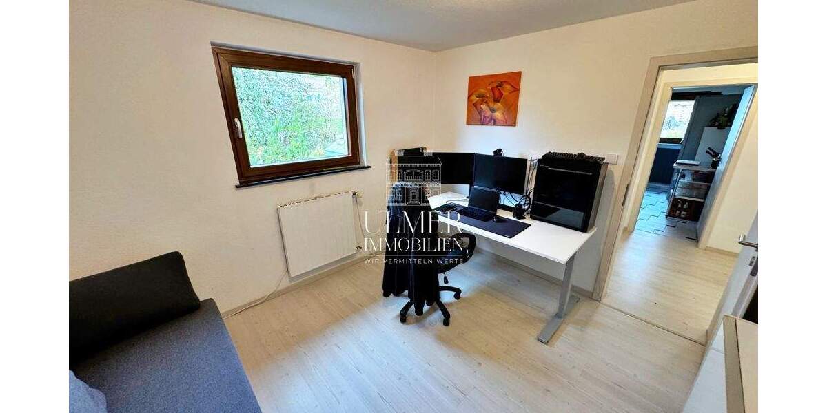 gepflegte Doppelhaushälfte mit großzügigem Grundstück in bester Lage von Böblingen 8 zimmer