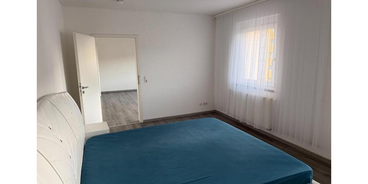 Etagenwohnung Esslingen am Neckar Pliensauvorstadt - 4 Zimmer, 110 m&sup2;, 1.500&euro; | Angebot:26271063