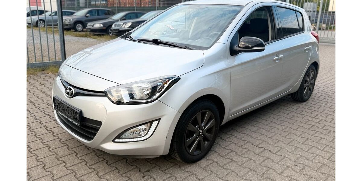 Hyundai i20 109.000 km 8.490 &euro; Fellbach bei Stuttgart 70736