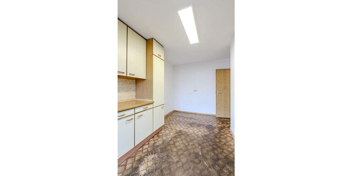 Mehrfamilienhaus, Wohnhaus Sindelfingen / Maichingen Maichingen - 8 Zimmer, 145 m&sup2;, 695.000&euro; | Angebot:24251105