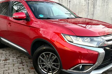 Mitsubishi Outlander 231.035 km 10.990 € Stuttgart 70378