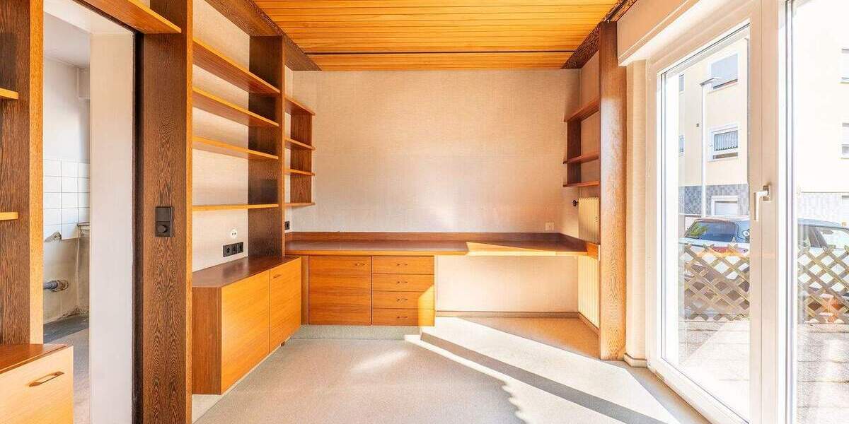 Freistehendes Ein-Zweifamilienhaus mit schönem Garten 8 zimmer