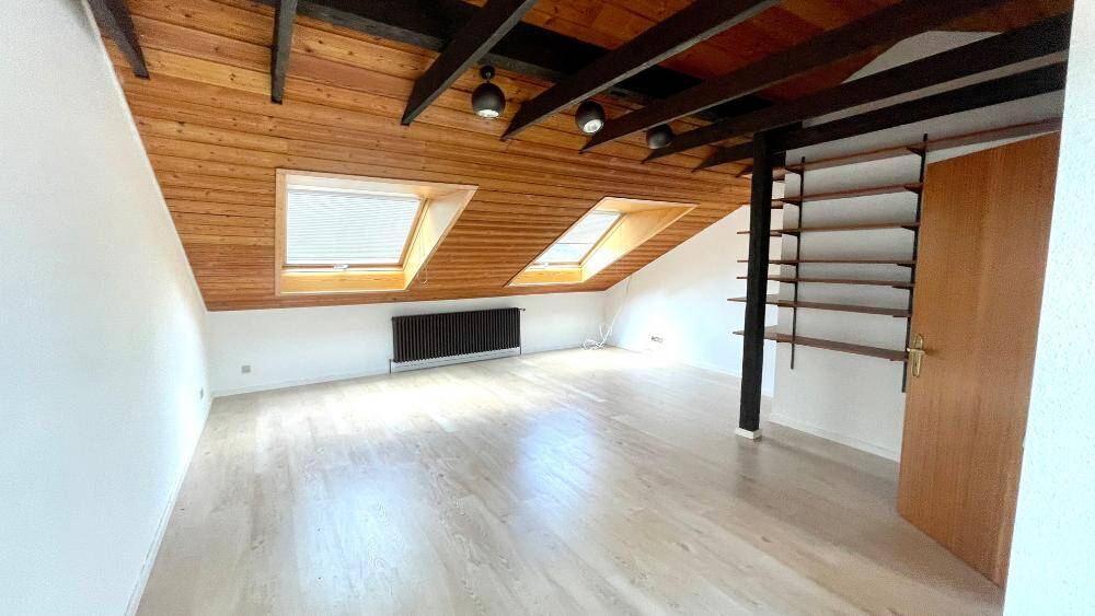 Mehrfamilienhaus, Wohnhaus Böblingen - 4 Zimmer, 143 m&sup2;, 2.750&euro; | Angebot:26378141