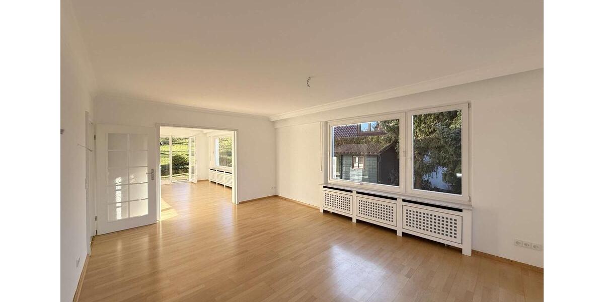 Einfamilienhaus Nürtingen - 5.5 Zimmer, 175 m&sup2;, 2.700&euro; | Angebot:24571134