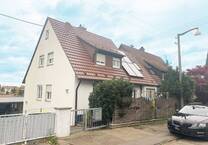 Schöne Doppelhaushälfte mit EinliegerWohnung in Top-Lage von Ludwigsburg!