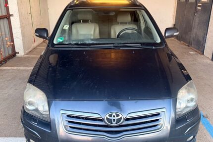 Toyota Avensis 219.000 km 2.490 &euro; Stuttgart 70178