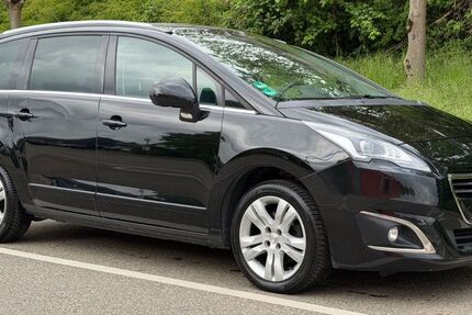 Peugeot 5008 147.000 km 7.300 &euro; Fellbach 70736