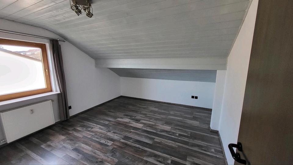 Dachgeschoßwohnung Vaihingen an der Enz - 3.5 Zimmer, 76 m&sup2;, 299.000&euro; | Angebot:24744068