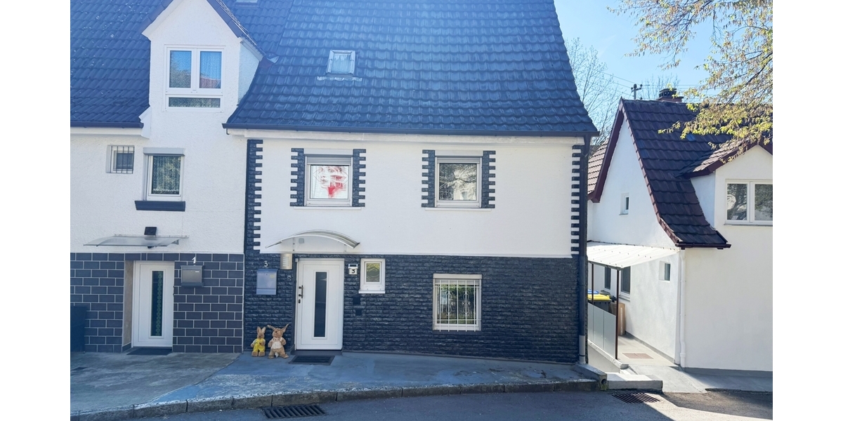 „Charmante Doppelhaushälfte mit großem Grundstück und Entwicklungsmöglichkeiten“ - Doppelhaushälfte Waiblingen / Neustadt Rems-Murr-Kreis Kreis | Angebot:26088410