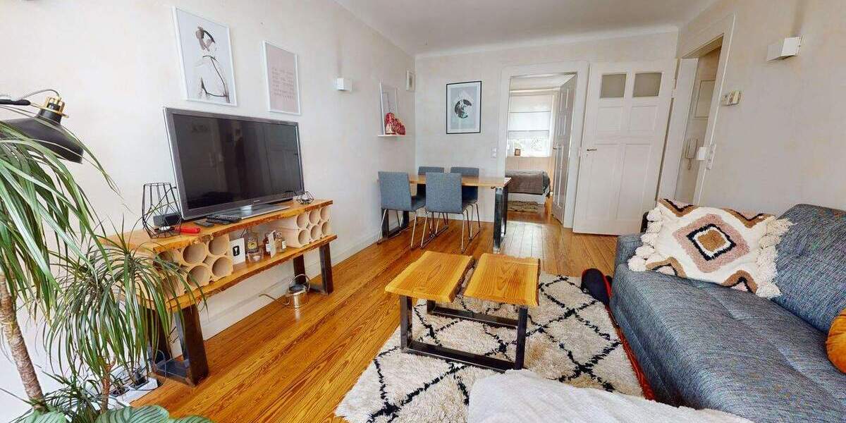 Charmante Wohnung in stilvollem Backsteingebäude, zentral und zugleich ruhig gelegen 3 zimmer