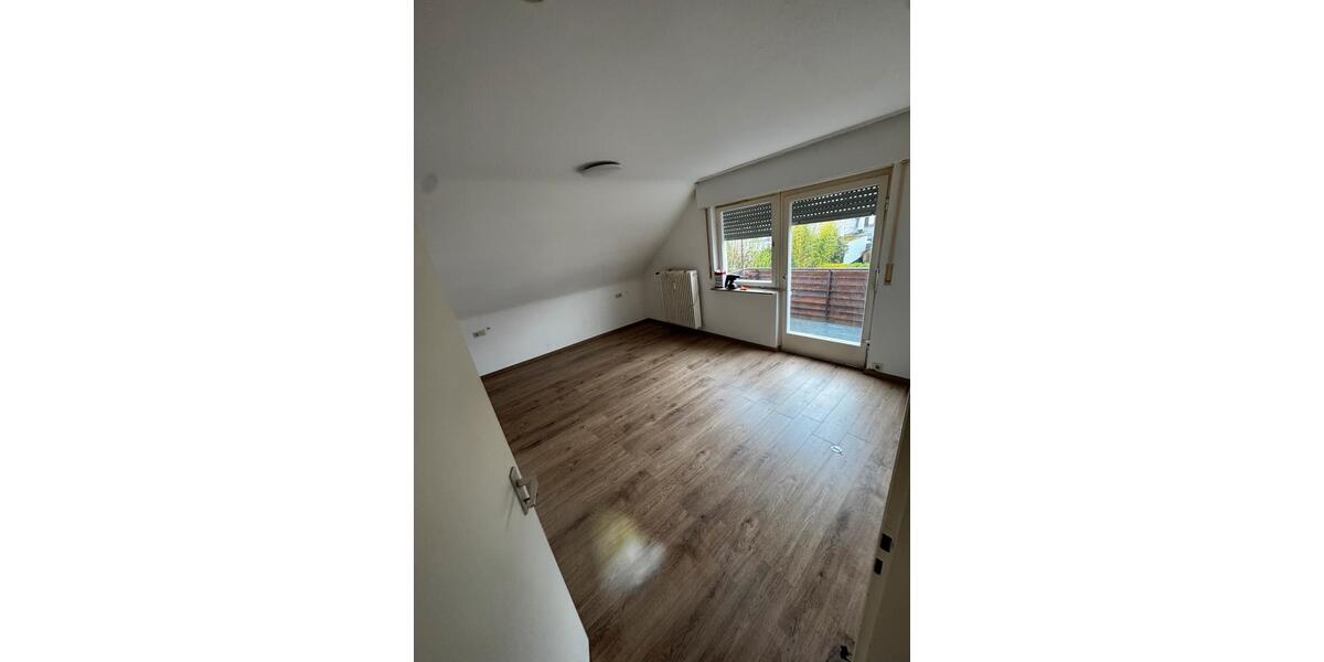 Dachgeschoßwohnung Stuttgart Hedelfingen - 3 Zimmer, 60 m&sup2;, 700&euro; | Angebot:26320975