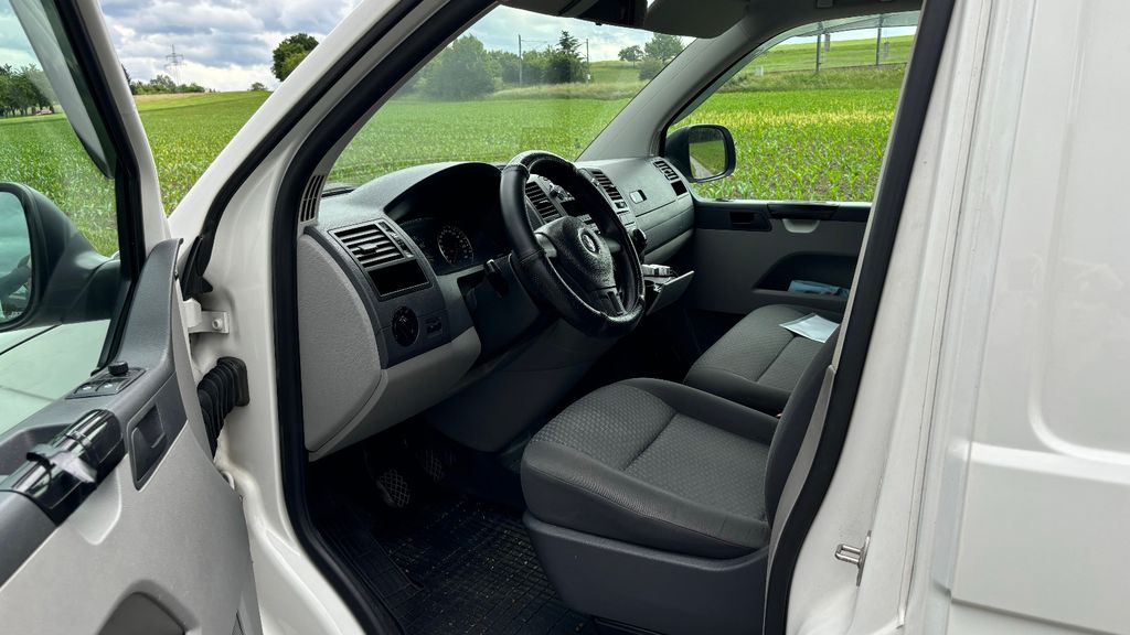 VW T5 Transporter 229.000 km 8.900 € Magstadt 71106