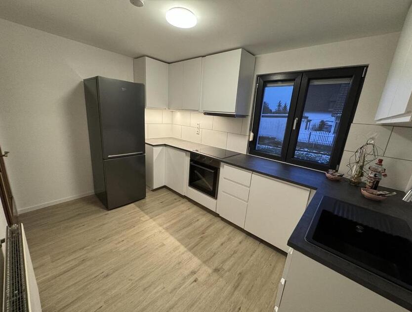 Einfamilienhaus mit Garten und Garage