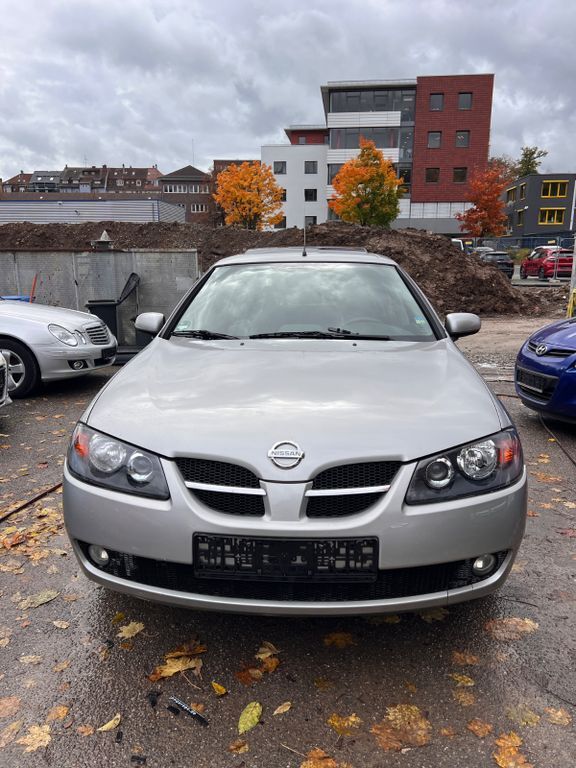 Nissan Almera 96.000 km 1.750 € Stuttgart 70376