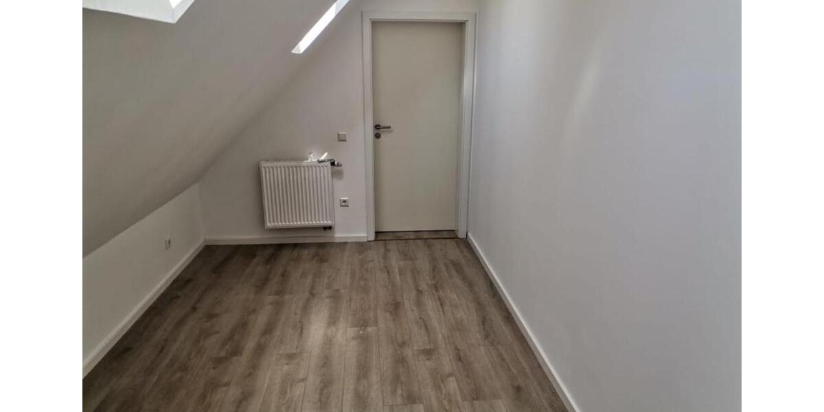 Dachgeschoßwohnung Waiblingen Beinstein - 3 Zimmer, 77 m&sup2;, 230.000&euro; | Angebot:25440428