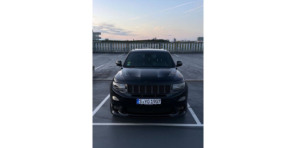 Jeep Grand Cherokee 92.000 km 52.999 € Stuttgart 70190