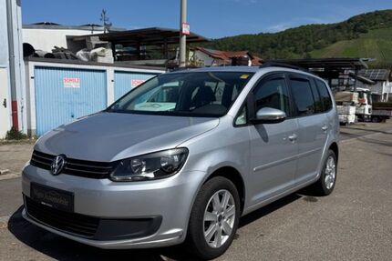 VW Touran 136.200 km 8.200 &euro; Korb 71404