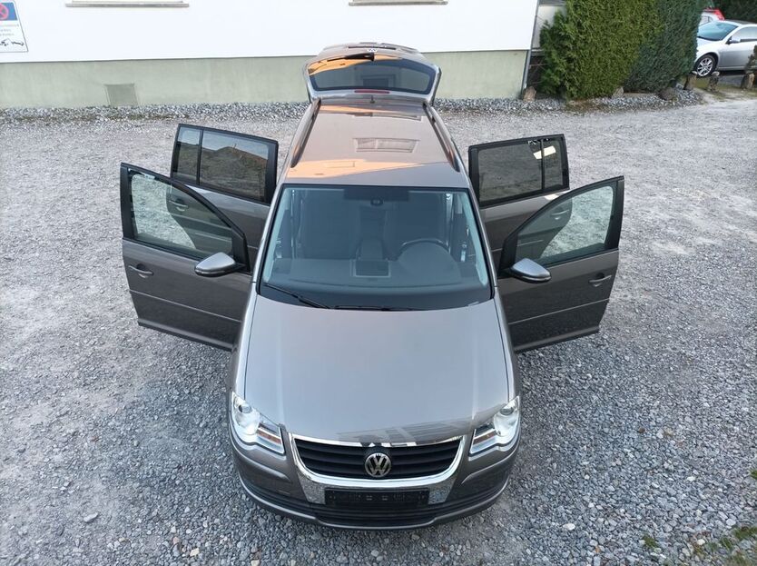 VW Touran 187.299 km 6.890 € Böblingen 71032