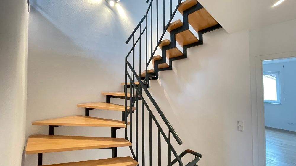 Doppelhaushälfte Holzgerlingen - 6 Zimmer, 160 m&sup2;, 3.633&euro; | Angebot:25800085