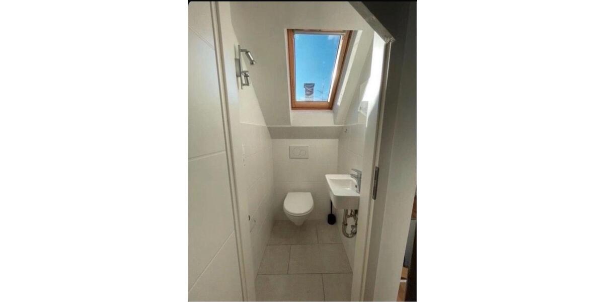 Dachgeschoßwohnung Stuttgart Stuttgart-Süd - 5 Zimmer, 100 m&sup2;, 500&euro; | Angebot:25887861