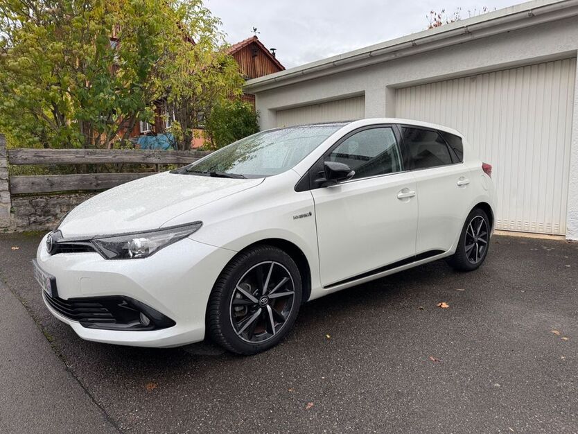 Toyota Auris 60.350 km 15.300 € Magstadt 71106