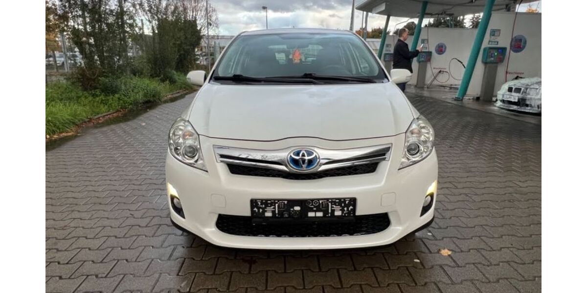 Toyota Auris 143.000 km 7.999 &euro; Stuttgart 70182