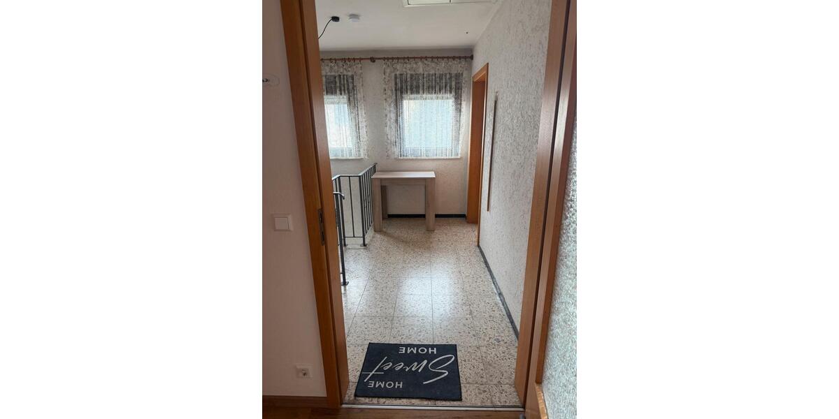 Etagenwohnung Kirchheim unter Teck - 4 Zimmer, 110 m&sup2;, 1.400&euro; | Angebot:25390611