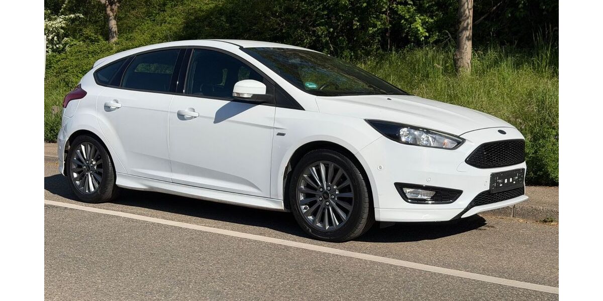 Ford Focus 83.000 km 10.900 &euro; Fellbach 70736