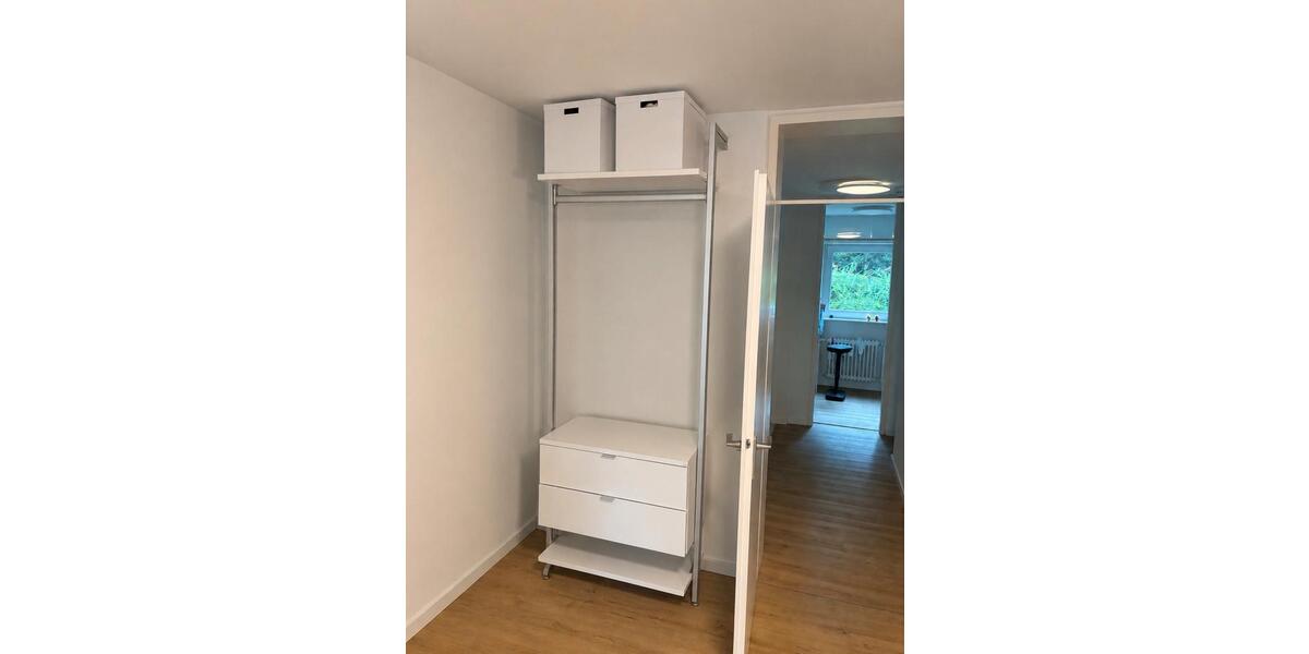 Hochparterre Stuttgart Luginsland - 1.5 Zimmer, 36 m&sup2;, 889&euro; | Angebot:26705355