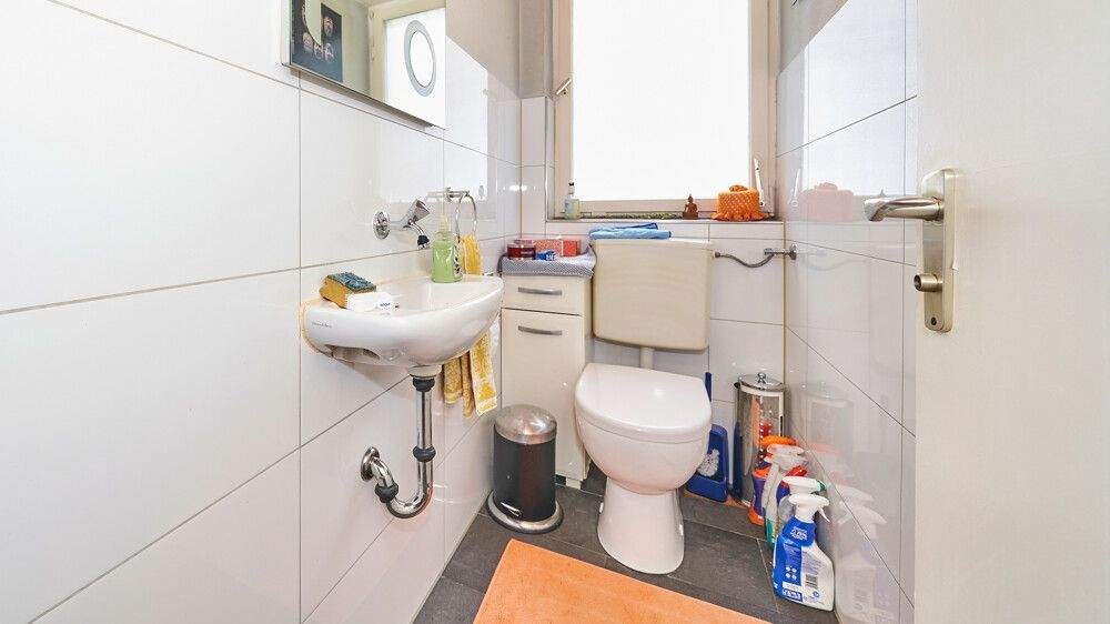 Ansprechendes Einfamilienhaus mit Garten und eigener Garage, in bester Lage von Neckarweihingen! 5 zimmer