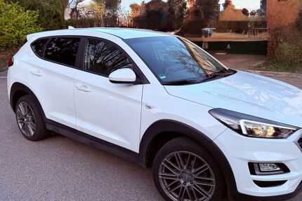Hyundai TUCSON 142.000 km 15.200 &euro; Ditzingen 71254