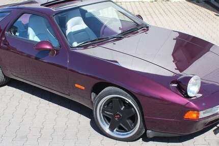 Porsche 928