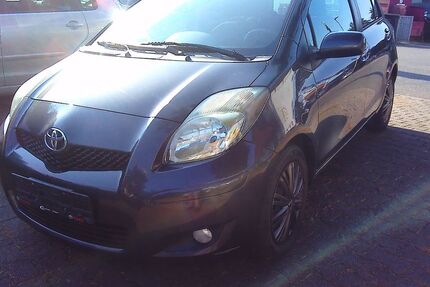 Toyota Yaris 326.000 km 1.999 &euro; Kernen i.R. 71394