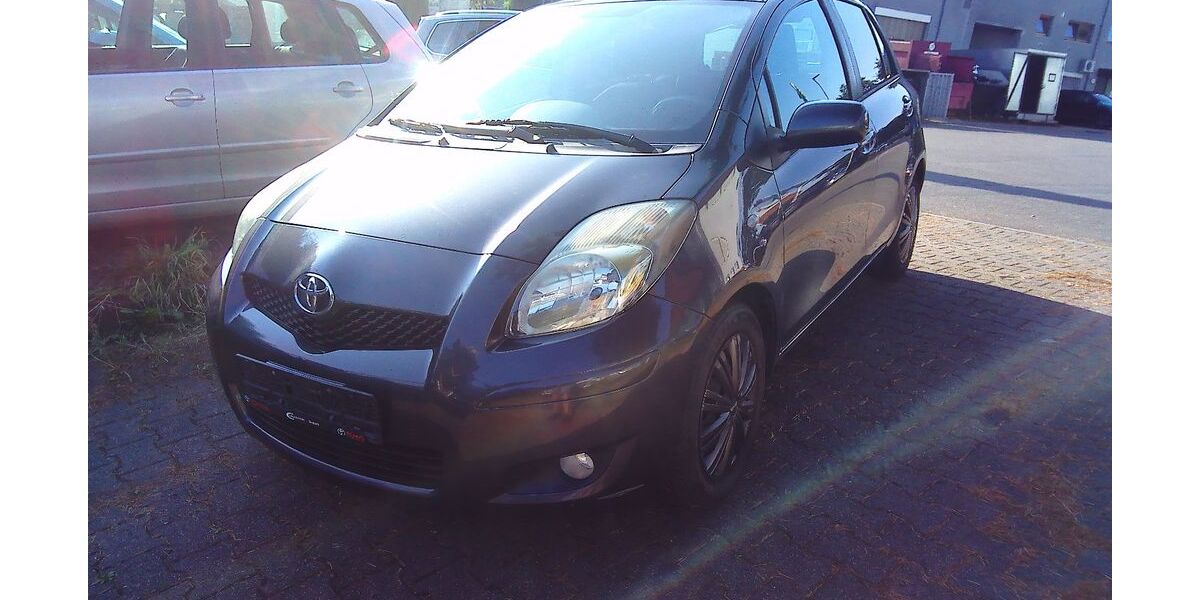 Toyota Yaris 326.000 km 1.999 &euro; Kernen i.R. 71394