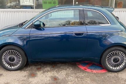 Fiat 500e 13.900 km 19.990 &euro; Asperg 71679