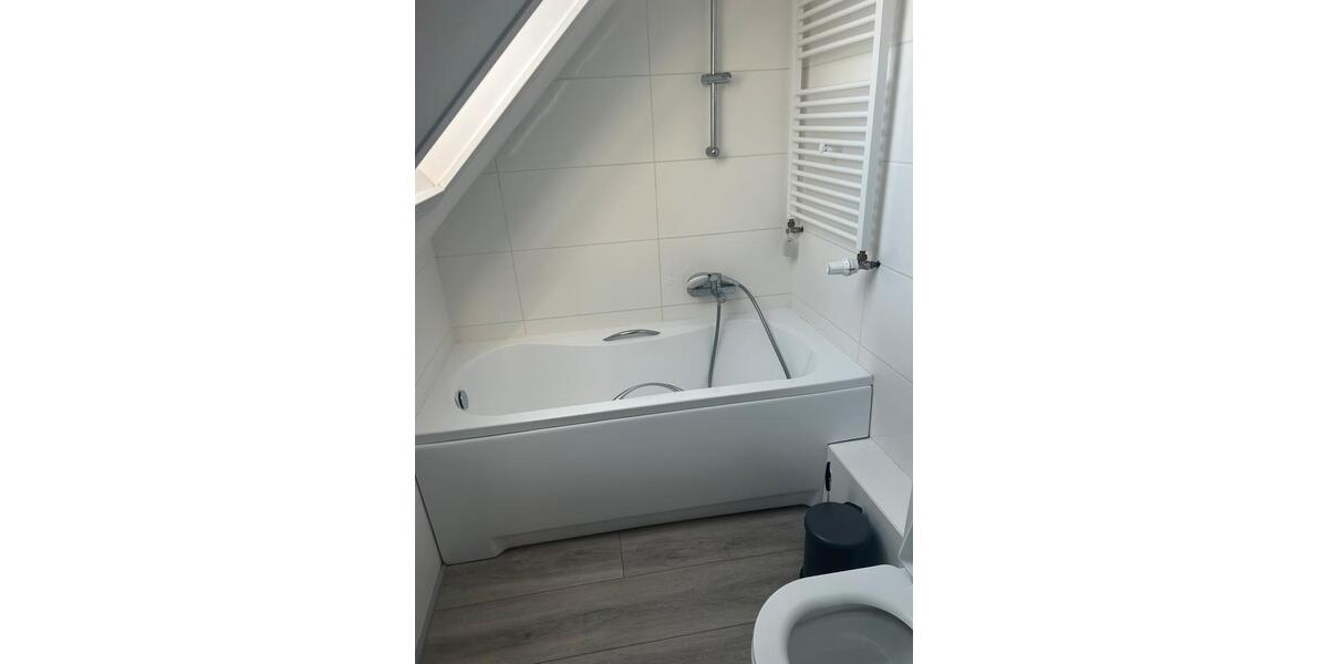 Dachgeschoßwohnung Stuttgart Fasanenhof-Ost - 2 Zimmer, 55 m&sup2;, 1.000&euro; | Angebot:26611941