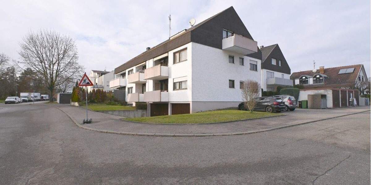 In Stammheim: Kurze Wege ins Grüne und zur U-Bahn 4 zimmer